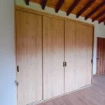 Clóset en Madecor RH instalado en vivienda campestre en Santa Elena, Medellín
