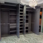 Clóset en MDF RH pintado en poliuretano automotriz, diseño elegante y vanguardista en Medellín