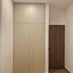 Clóset en madera RH con diseño moderno en Medellín, Colombia