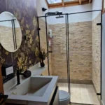 Mueble de baño en madera hecho a medida en Medellín, Antioquia
